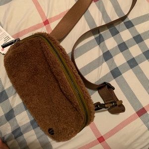Lululemon Sherpa belt bag